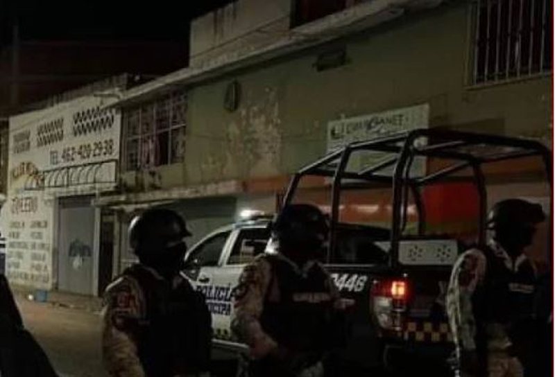 Nuk ka të ndalur lufta mes bandave/ Të shtëna me armë në një lokal, raportohet për 12 të vrarë në këtë shtet