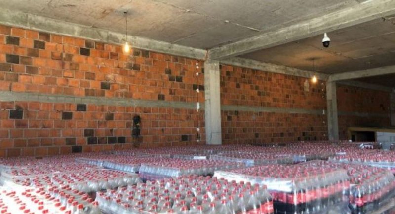 Do të hidheshin në treg, konfiskohen mbi 64 mijë litra Coca-Cola e falsifikuar