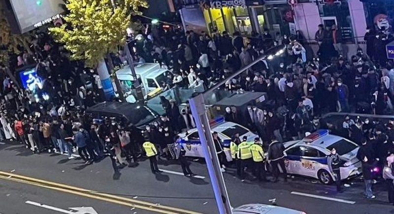 “Halloween” kthehet në tragjedi! Raportohen mbi 151 viktima dhe 150 të plagosur në këtë vend (VIDEO+FOTO)