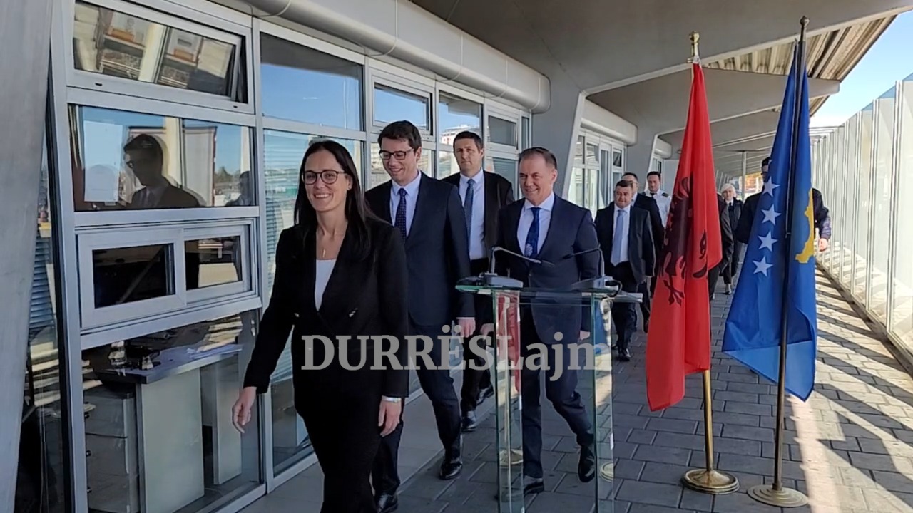 Brahimaj dhe Murati inspektojnë Degën Doganore në Durrës: Po punojmë për bashkimin doganor mes dy vendeve (VIDEO)