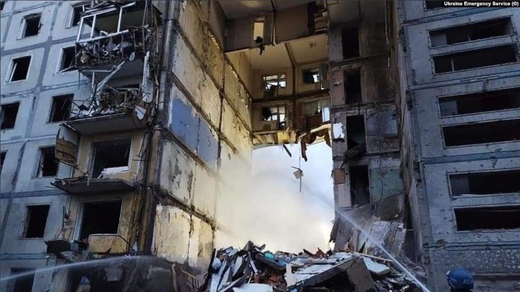 Rusia lëshon raketa gjatë natës në Zaporizhja, vriten 17 persona! Shkatërrohen 5 banesa dhe dëmtohen dhjetëra të tjera