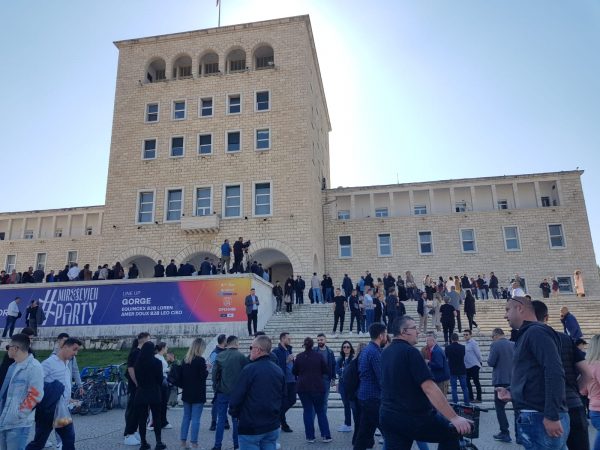 Vijon protesta e pedagogëve, mblidhen sot para Korpusit Universitar