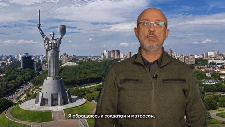 Ministri ukrainas i mbrojtjes mesazh trupave ruse: Po ju dërgojnë në kurth!