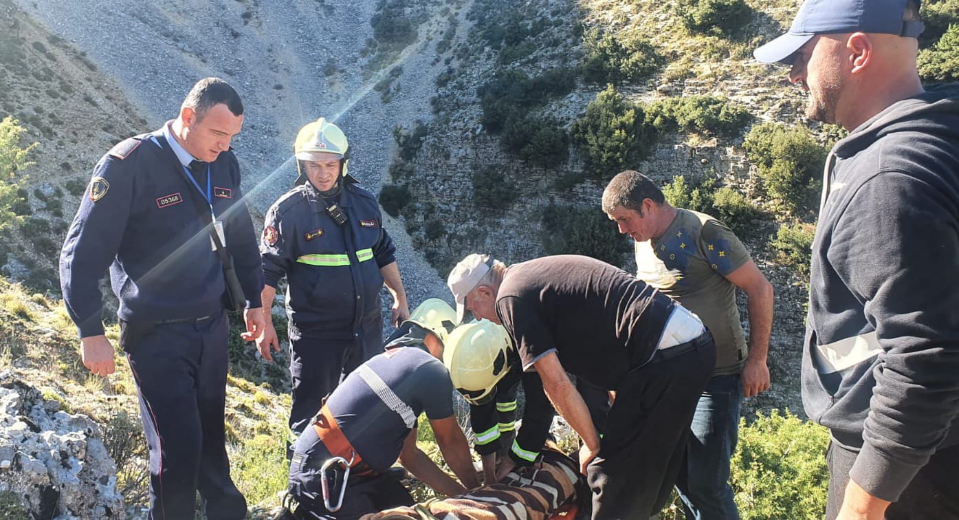 Rrëzohet në kanionet e Tepelenës 20-vjeçari amerikan, dërgohet në spital