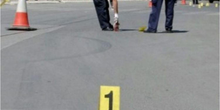 Makina përplas biçikletën, një i plagosur