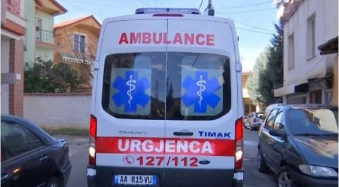 Plagoset me thikë adoleshenti, arrestohet 22-vjeçari që e sulmoi