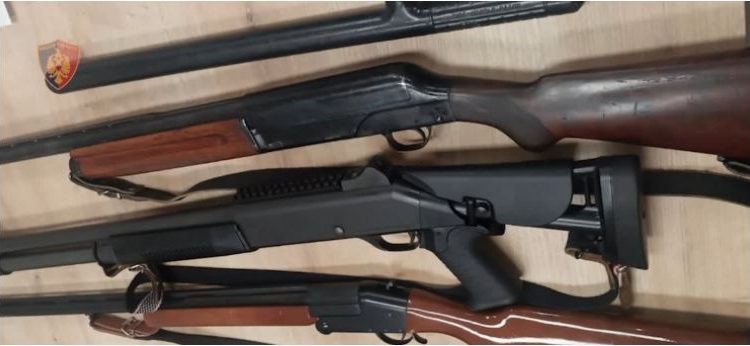“Arsenal armësh” në Tiranë, policia del me njoftim zyrtar: Persona ende të paidentifikuar i kishin futur në thasë…