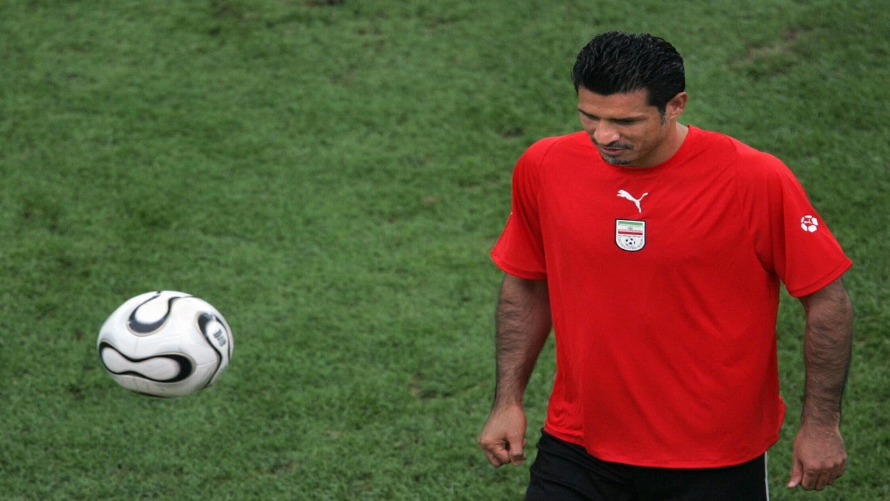 Arrestohet legjenda e futbollit, plasin protestat në Iran