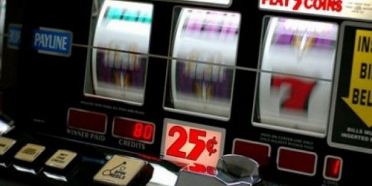 Përshtatën lokalin për lojëra fati, pranga dy personave në Vlorë, sekuestrohen 6 kompjutera