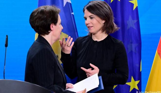 Baerbock: Serbia nuk mund të hyjë në BE pa njohur Kosovën!