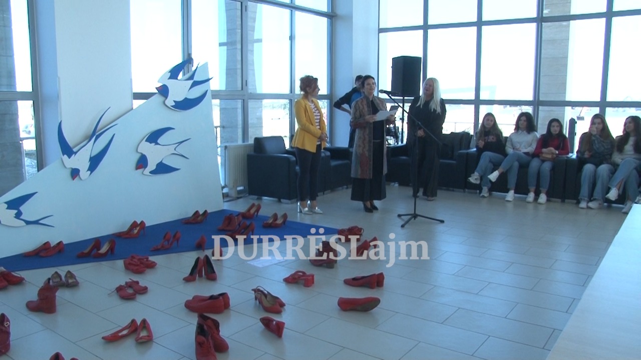 Nisma &#8220;Këpucët e kuqe&#8221;/ Vendoset në UAMD instalacioni &#8220;Season to change&#8221; (VIDEO)