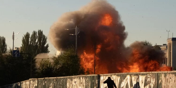 Pse Rusia kryen sulme në Ukrainë me dronët e Iranit?