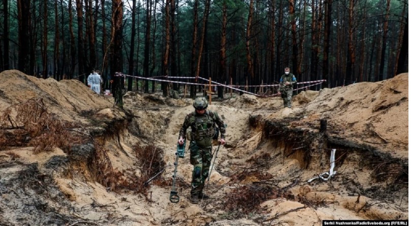E trishtë/ Gjenden të varrosur trupat e pesë fëmijëve në rajonin lindor të Donetskut