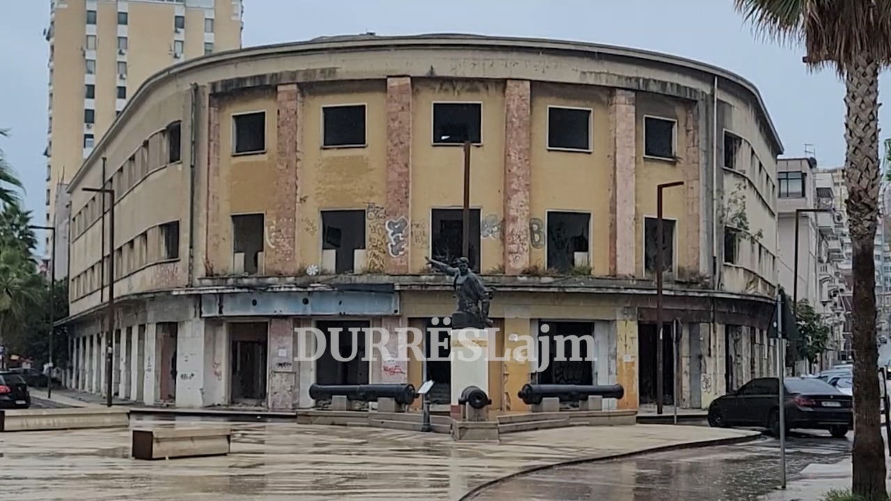 Ish-hotel “Vollga” në Durrës, sot një banjo e madhe publike (VIDEO)