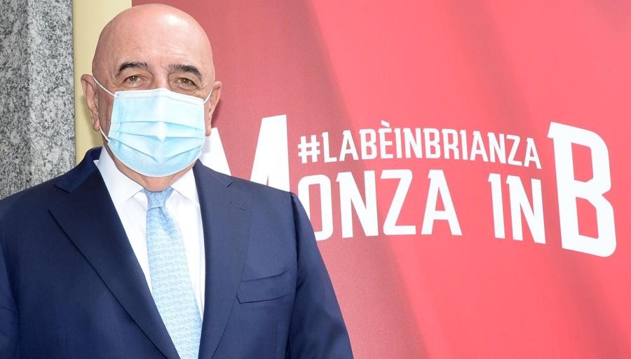 “Kishte djalin në karrocën e blerjeve dhe gruan pranë tij”, si u qëllua me thikë pas shpine lojtari i Monzës