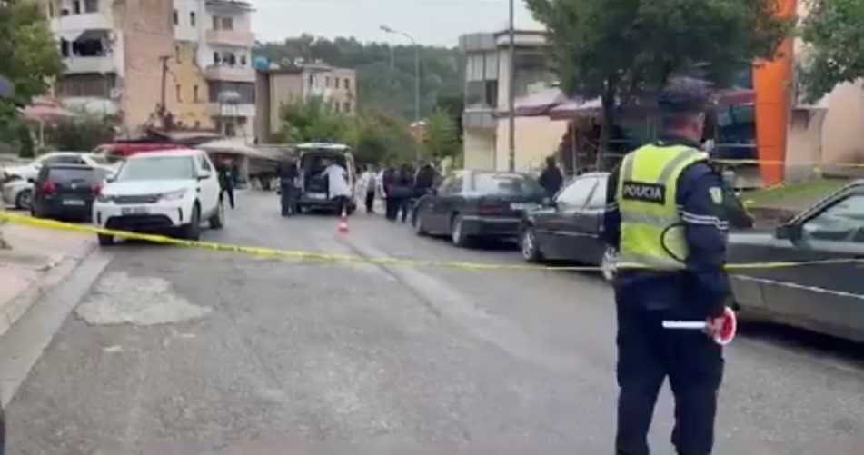 Ekzekutoi me armë zjarri babë e bir në Klos, vetëvritet autori i dyshuar