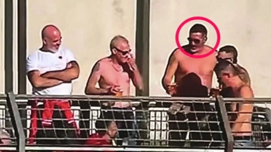 Ndodh në Itali/ Trajneri “zhvesh” kostumin dhe kthehet në ultras, por ka një arsye speciale