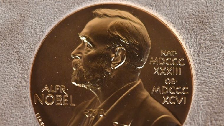 Çmimi Nobel për Fizikë u ndahet tre shkencëtarëve