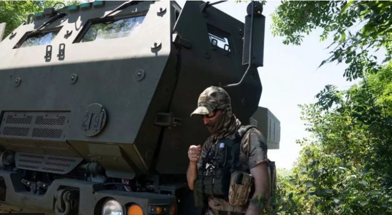 “Nëse Amerika tërhiqet, Putini mund të rrëmbejë fitoren”/ BBC: A mund të ndryshojë lufta në Ukrainë nga zgjedhjet në SHBA?