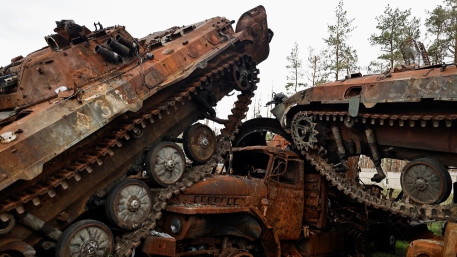 VOA: Putini përballet me momentin më të rrezikshëm, ndërsa forcat ruse tërhiqen në Ukrainë