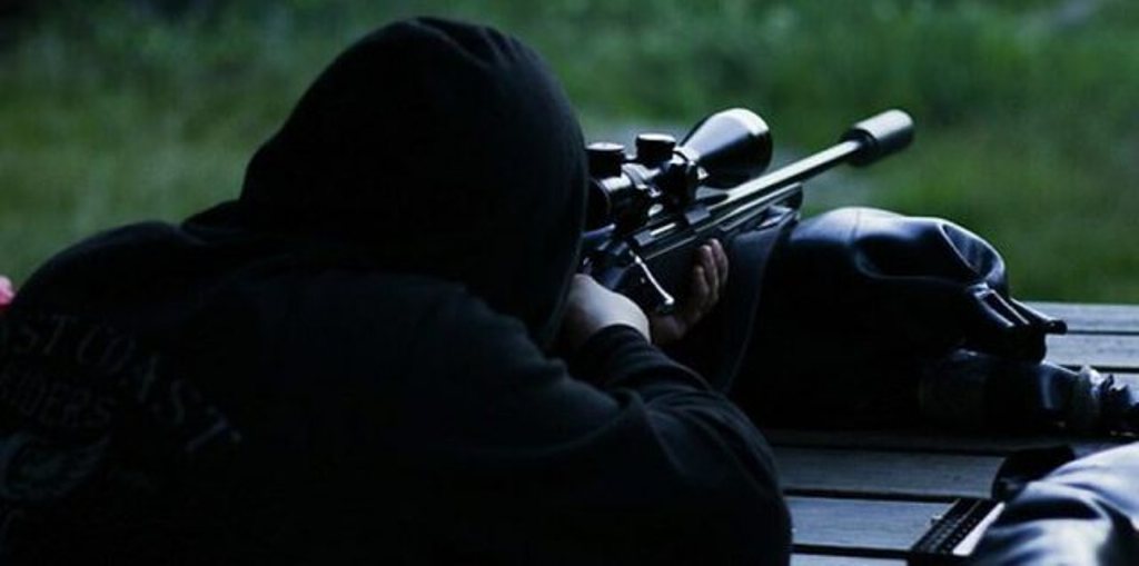 Publikohet foto e vrasësit me pagesë në Shqipëri, policia e Durrësit e akuzon për disa atentate