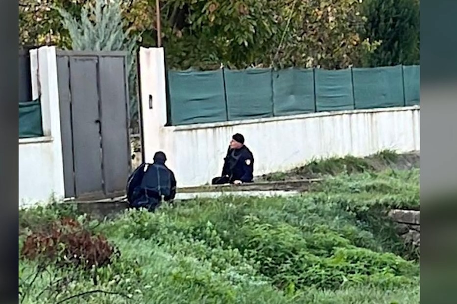 Qëlloi ndaj efektivëve/ Policia dhe RENEA arrestojnë 49-vjeçarin me rekorde të theksuara kriminale (EMRI)