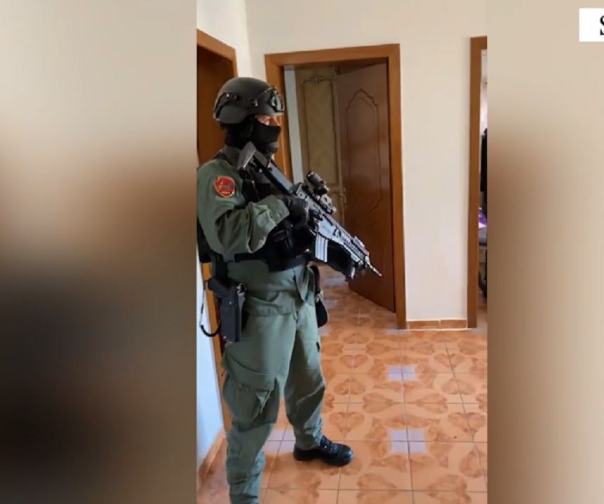 Kallashnikovë, tritol e mina me telekomandë/ Operacion në Shkodër, armët përdoreshin nga grupet kriminale