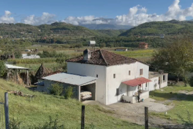 Grabitja në Klos, policia jep detajet: Gjashtë persona janë shoqëruar, vijon kontrolli