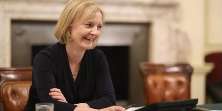 Arsyet që detyruan Liz Truss të japë dorëheqjen
