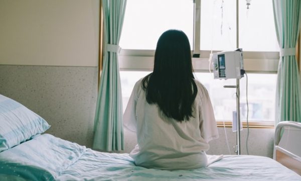 Kosova miraton ligjin e ri, nga sot “testi i virgjërisë” konsiderohet vepër penale