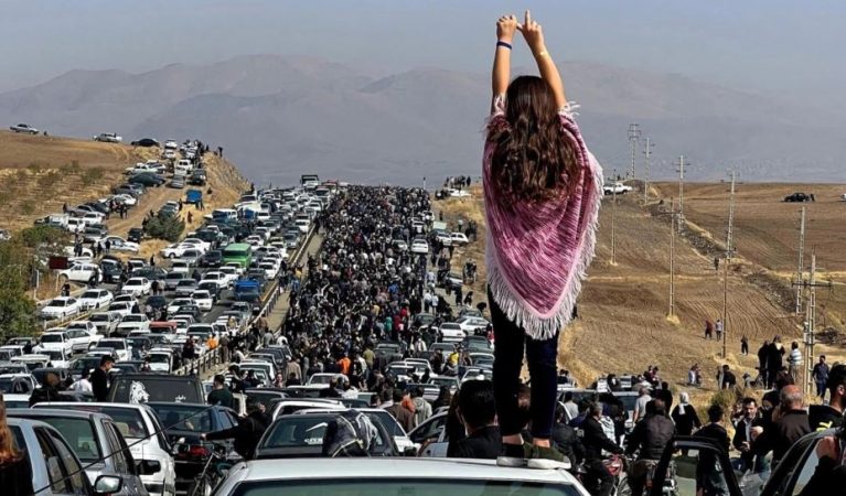 SHBA: Rusia mund të jetë duke ndihmuar Iranin për të shuar protestat