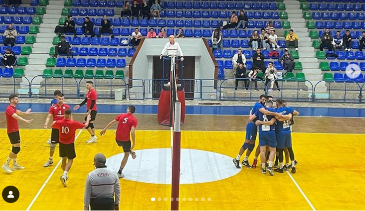 Volejboll Meshkuj/ Teuta mund Studentin në Durrës