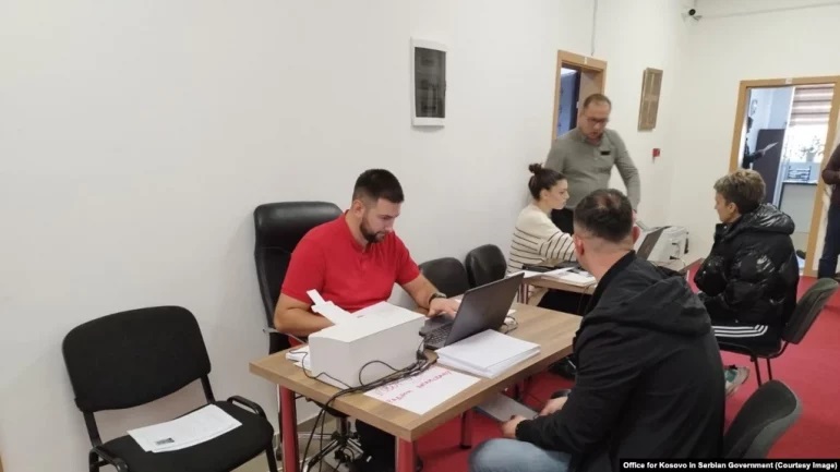 Serbia paguan bojkotin e serbëve në Kosovë