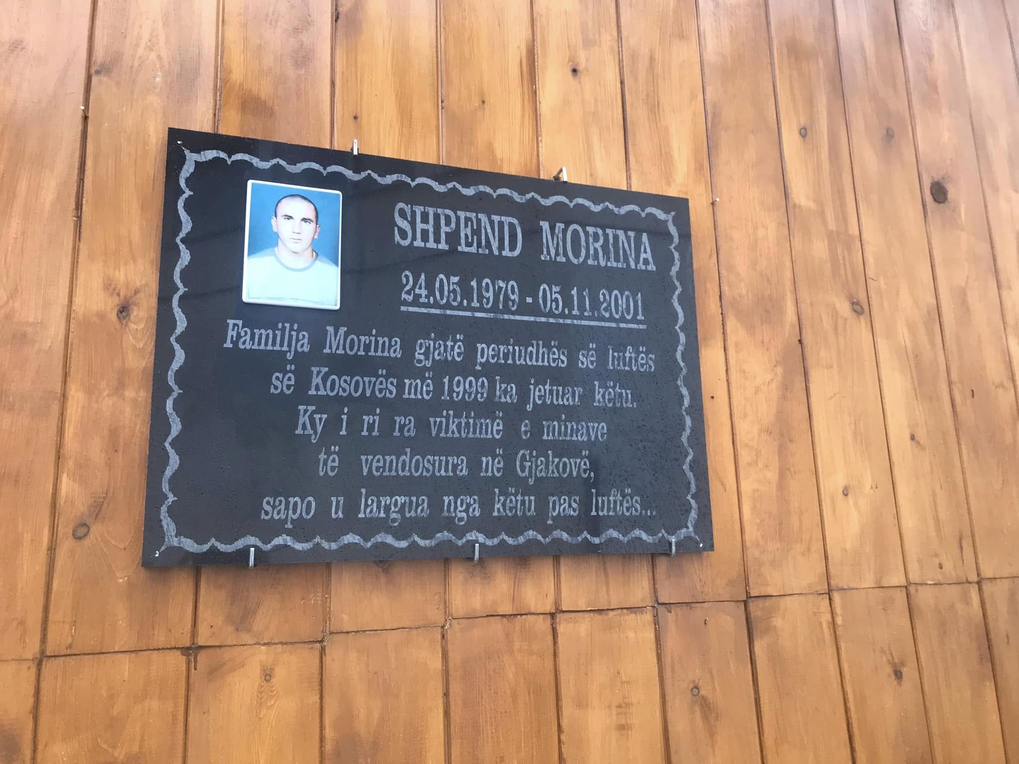 Durrës, ceremoni përkujtimore për djaloshin kosovar Shpend Morina (VIDEO)