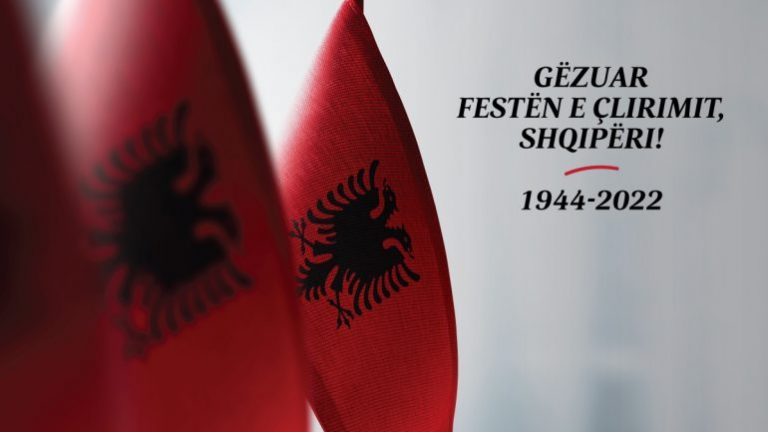 Ambasada e SHBA uron 29 Nëntorin: Kremtojmë një moment të lavdishëm të historisë shqiptare