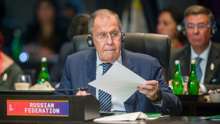 Lufta në Ukrainë/ Lavrov fajëson sërish Perëndimin dhe aleatët e tij për provokimin