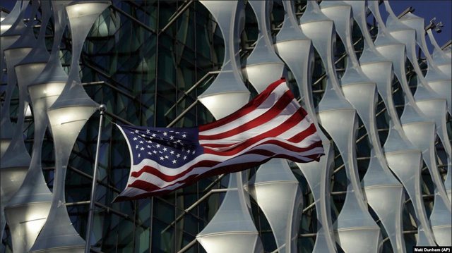 SHBA: Serbët të kthehen në punë