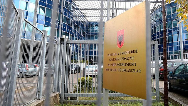 Konfiskohen pasuritë e Roland Domit në Durrës: dyqane, apartamente, toka dhe makina