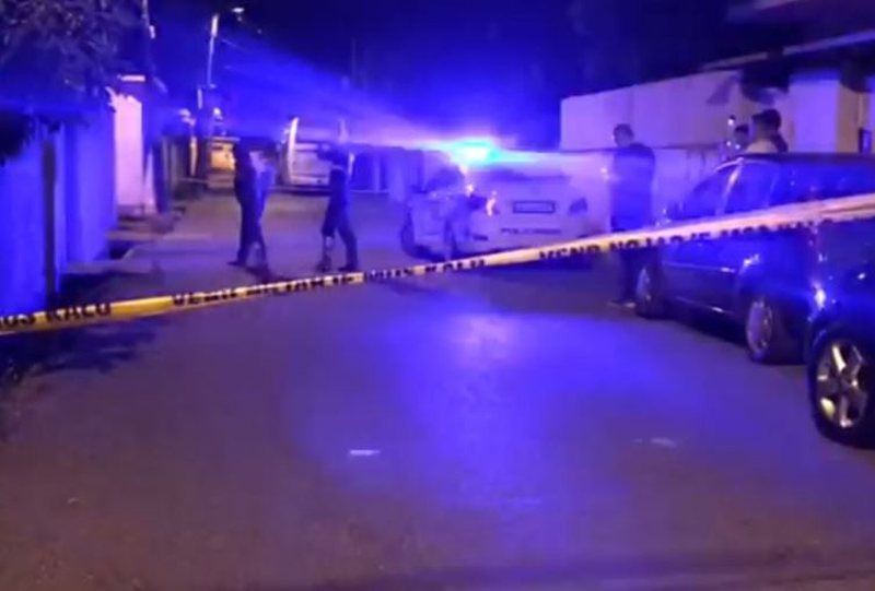 Detaje të rënda nga ngjarja në Tiranë: I plagosuri po luante domino, autori i nguli thikën në gjoks