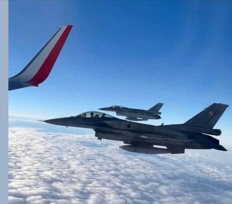 Pas raketave që ranë në Poloni, NATO shoqëron me avionë luftarakë kombëtaren e futbollit drejt Katarit (VIDEO)