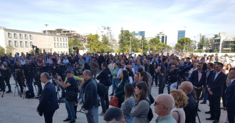 Pedagogët i rikthehen protestave, paralajmërojnë tubim para Parlamentit