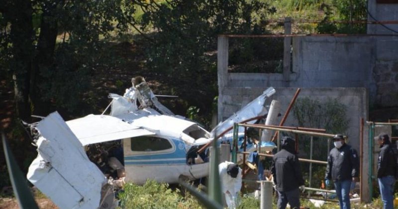 Avioni rrëzohet mbi shtëpi, vdesin 8 persona, mes viktimave edhe një biznesmen