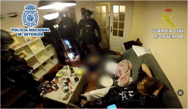 Shkatërrohet banda shqiptare e drogës në Spanjë, 11 të arrestuar, sekuestrohen 13 kg heroinë