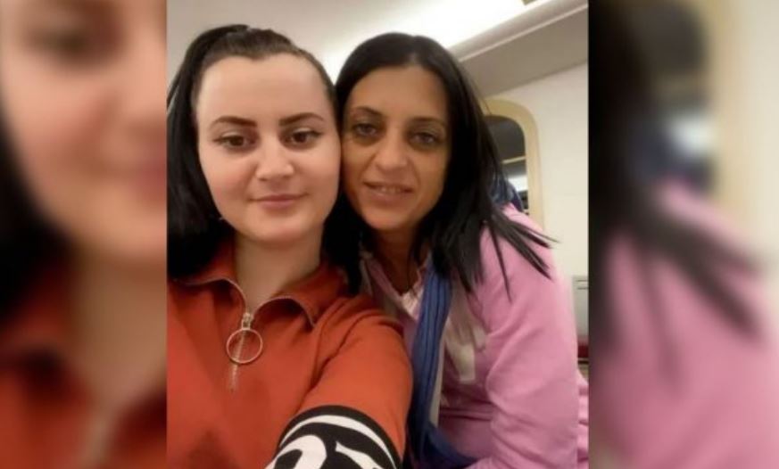 “Të thirra po nuk u zgjove!”/ Përlot shoqja e vajzës së re nga Durrësi, që humbi jetën tragjikisht në një aksident në Itali