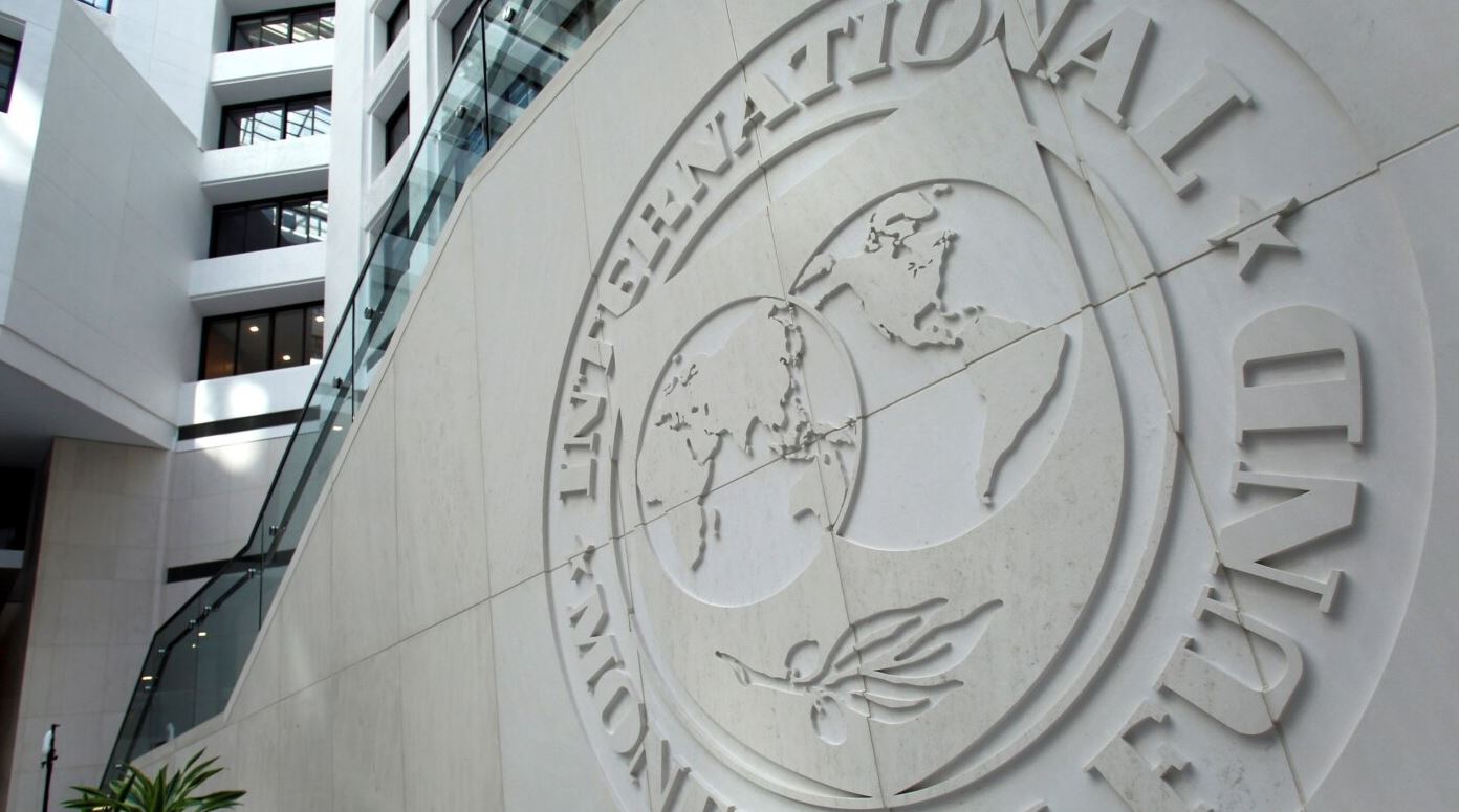 FMN: Perspektiva ekonomike po bëhet më e zymtë se parashikimet e muajit të kaluar