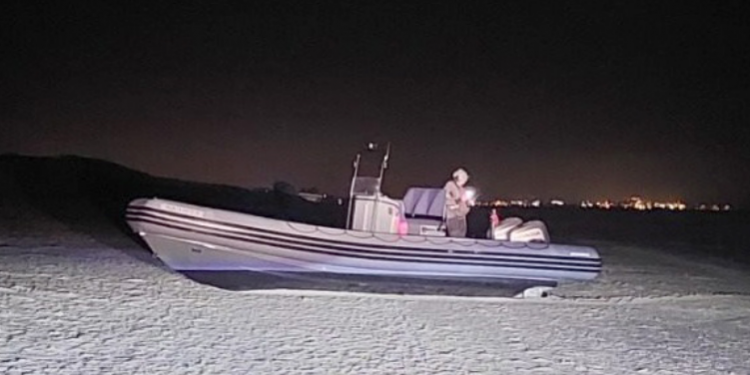 Kontrabandonin emigrantë të paligjshëm drejt Britanisë së Madhe, pranga tre shqiptarëve