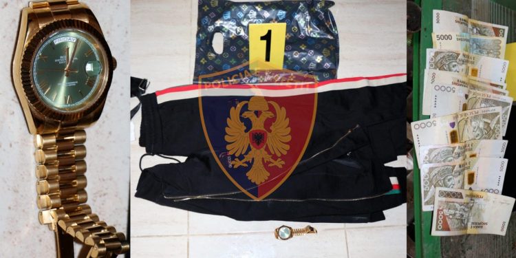 Grabitën nën kërcënimin e thikës rreth 3 milionë lekë në një banesë, pranga 2 të rinjve