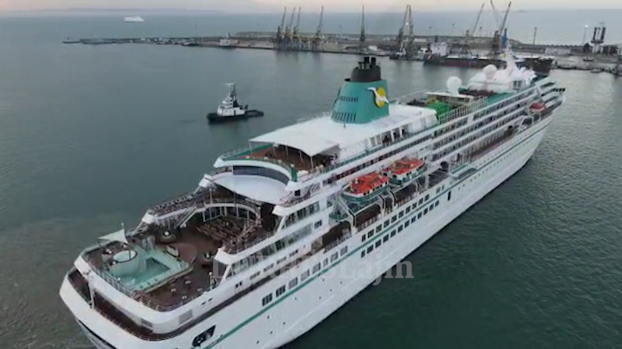354 turistë gjermanë vijnë me kroçerë në Durrës, kapiteni i saj: Qyteti juaj është zgjeruar, do vijmë prapë! (VIDEO)