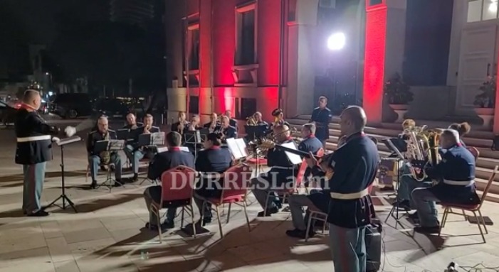Banda kombëtare greke koncert në Durrës, bashkia i fton të performojnë për 110 vjetorin e pavarësisë (VIDEOLAJM)