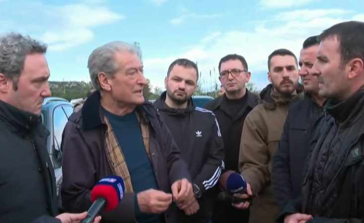 “Mbrëmë hapën tunelin e Komanit”, Berisha në zonat e përmbytura: Rama dhe Balluku e kanë mendjen të shfrytëzojnë energjinë për të vjedhur